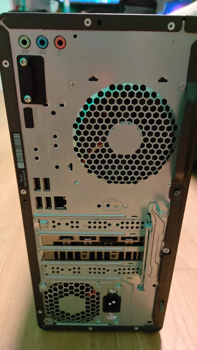 Umgerüsteter HP Victus Gaming-PC | i5-14400F | ASUS RTX 5060 Ti OC 8 GB ...