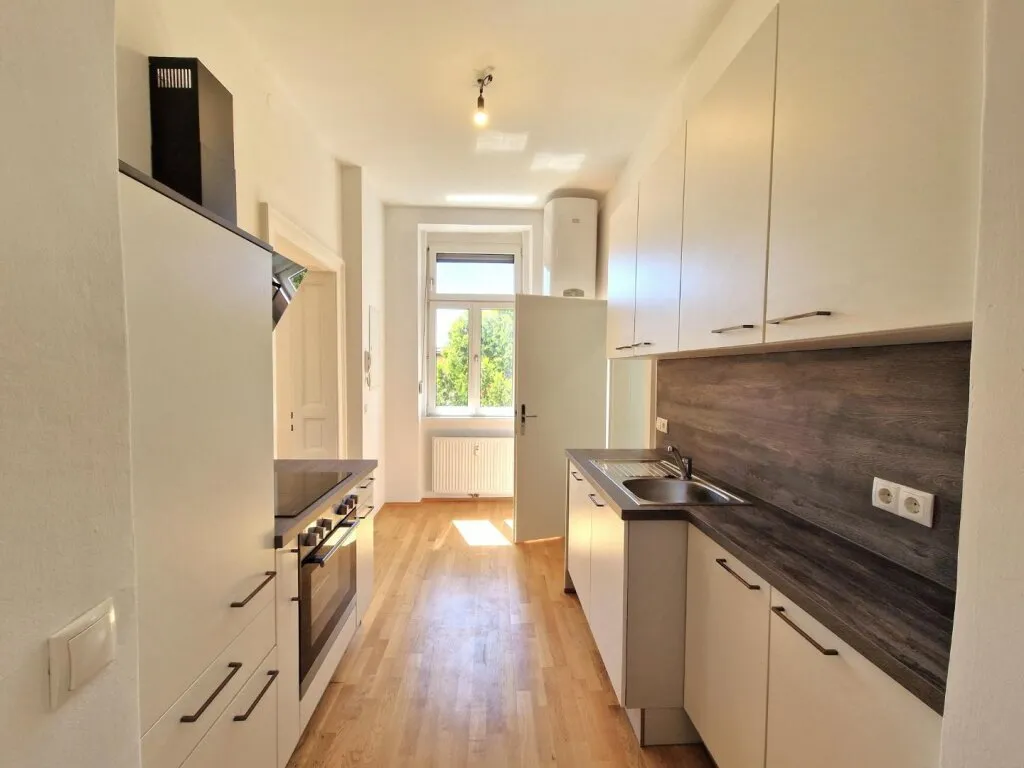 Kompakt & zentral: Perfekte Altbauwohnung für Singles & Berufstätige nahe Citypark - Ansicht 2