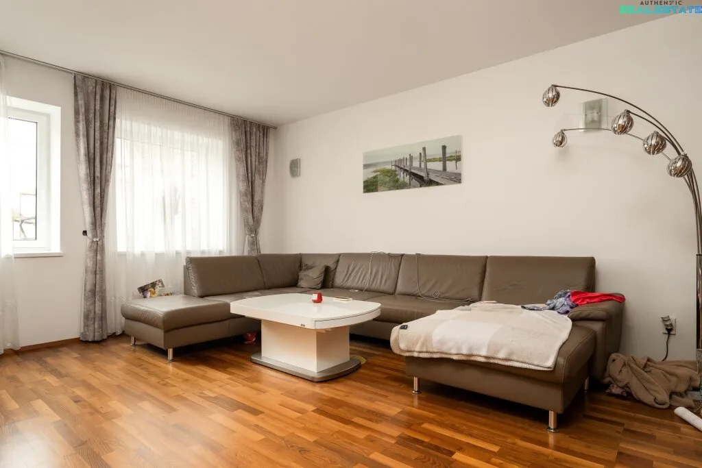 Kernsaniert mit modernster Ausstattung und reichlich Platz - Widok 3