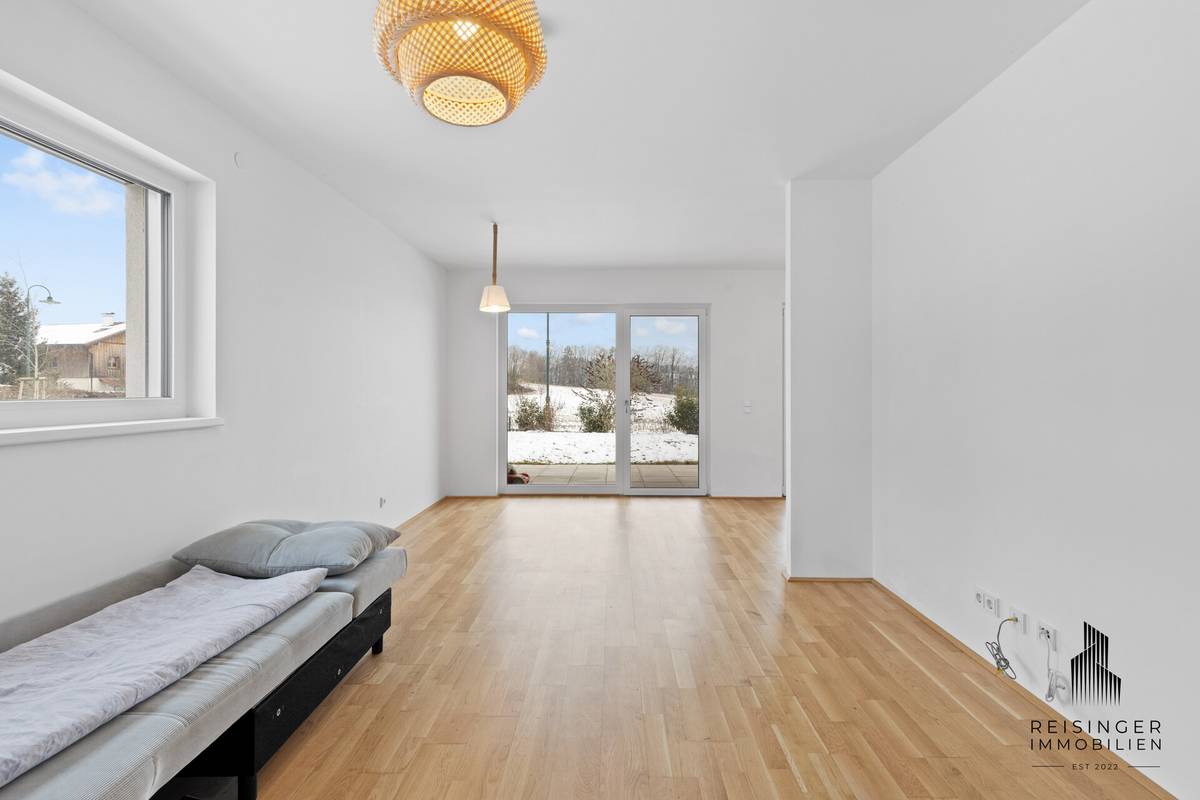 Neubau 2-Zimmer-Wohnung mit eigenem Garten, Terrasse, Tiefgaragenplatz und Weitsicht - Ansicht 3