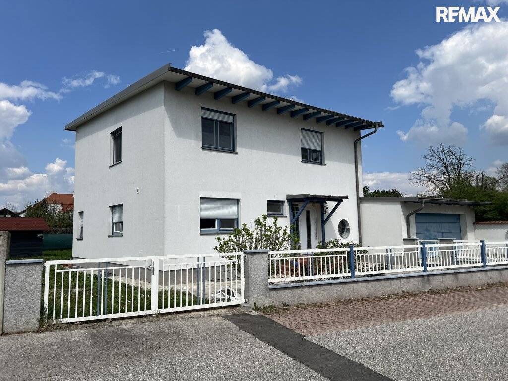Großzügiges Einfamilienhaus mit Garten, Terrasse & Garage in Ebenfurth, 4 Zimmer, 195m², Ebenfurth