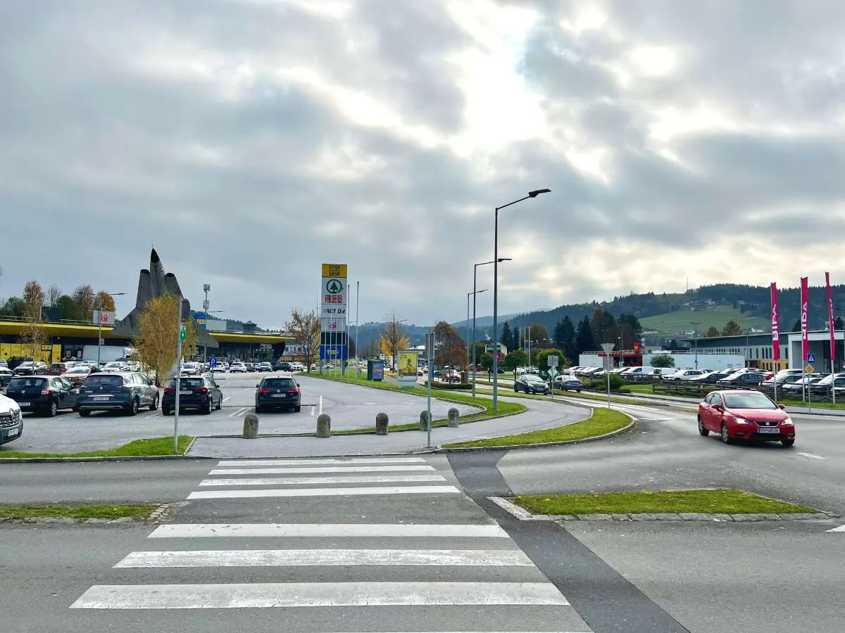 Geräumige Geschäftsfläche im STOP SHOP Voitsberg, zu mieten! - Ansicht 2