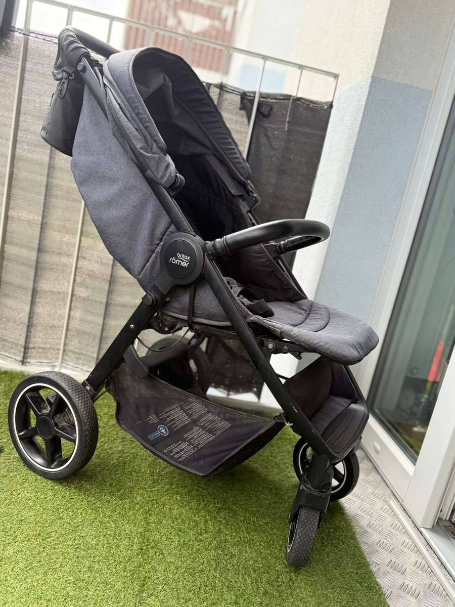 Kinderwagen Britax Rmer B-Agile R - Sportsitz + Babywanne + Zubehr,   100,- (1210 Wien) - willhaben