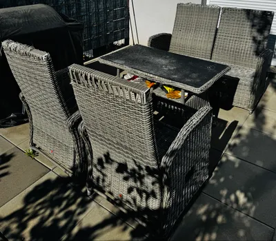 Zu verschenken: Gartenmöbel - Gartenmöbel / Griller / Dekoration (Zustand: Gebraucht)