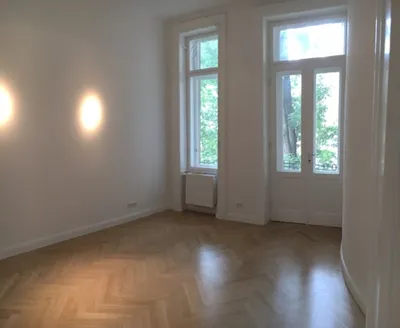 Palais Löwenthal, klassische Altbauwohnung mit Balkon – Bild 3