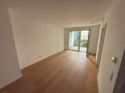 (reserviert) Erstbezug | Helle, südseitige 2-Zimmer-Neubauwohnung mit Loggia & Tiefgarage