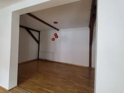2-Zimmer-Gewerbeimmobilie mieten in Bruck an der Leitha – 102 m², € 990 – Bild 5 von 9