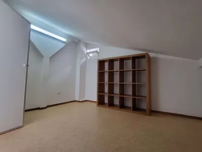 2-Zimmer-Gewerbeimmobilie mieten in Bruck an der Leitha – 102 m², € 990 – Bild 8 von 9