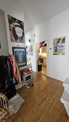 sonnige Altbau-Wohnung mit Balkon – Bild 3