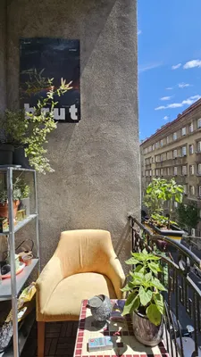 sonnige Altbau-Wohnung mit Balkon – Bild 2