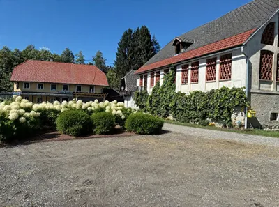 Gewerbeimmobilie mieten in Feldkirchen – 150 m²