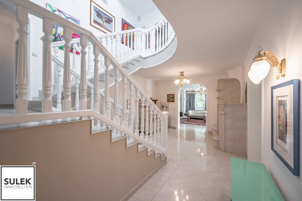 Traumhafte Villa mit historischem Flair, großem Garten, Pool, Sauna & und vielem mehr! - Ansicht 3