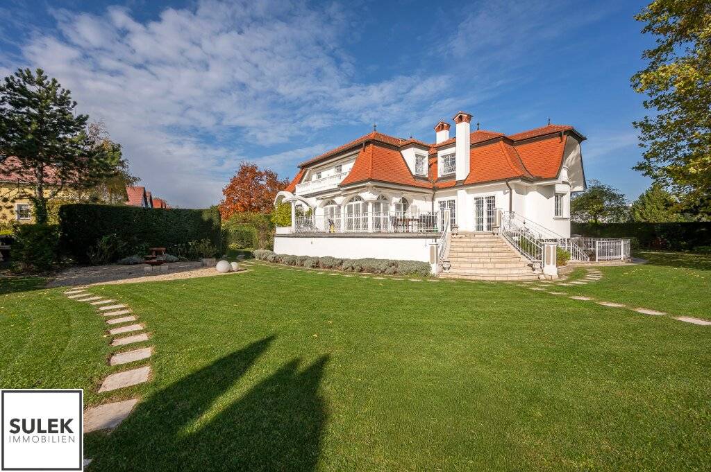 Traumhafte Villa mit historischem Flair, großem Garten, Pool, Sauna & und vielem mehr! - Ansicht 2