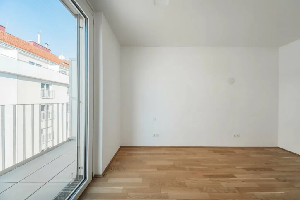 SOFORT EINZIEHEN >> charmante 3-Zimmer Anlegerwohnung mit bodentiefen Fenstern und 2 Balkone >> Top Anbindung - Ansicht 3