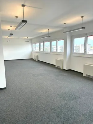 Gewerbeimmobilie mieten in Salzburg Stadt – 132 m², € 2.085