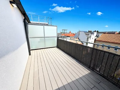 MAISONETTE MIT ZWEI DACHTERRASSEN - PARKETT - KLIMA - KÜCHE - LIFT!