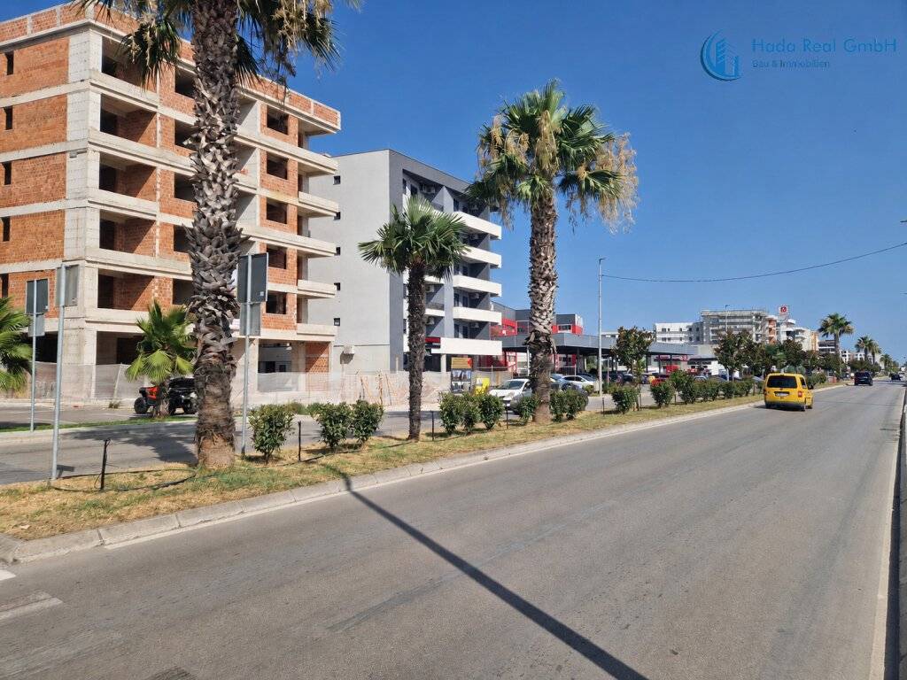 Komplett möblierte 2-Zimmer-Wohnung mit Balkon, Lift und Klimaanlage in Montenegro