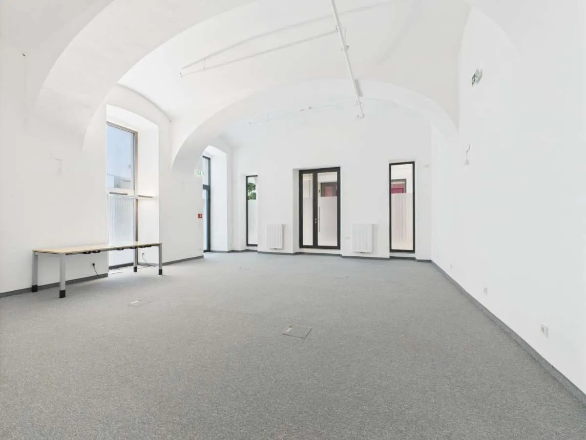 Geschäfts-/Galerie- Bürofläche mit ca. 74 m² in Toplage der Linzer Innenstadt - Ansicht 2