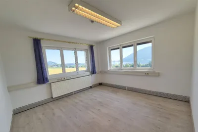 Gewerbeimmobilie mieten in Gmunden – 15 m², € 517 – Bild 5 von 8