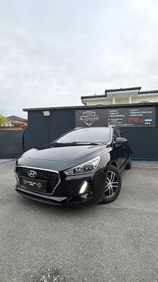 Hyundai i30 1,6 CRDi DCT Premium *Neu Servis*