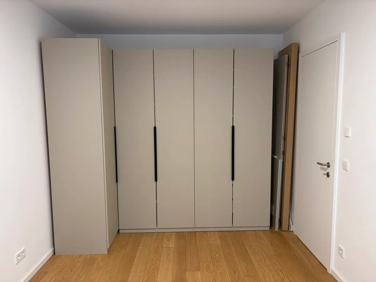 NEU - IKEA PAX 4m Schrank grey-beige, REINSVOLL, NP €2.000 - 1080 Wien, € 750,- (1080 Wien)