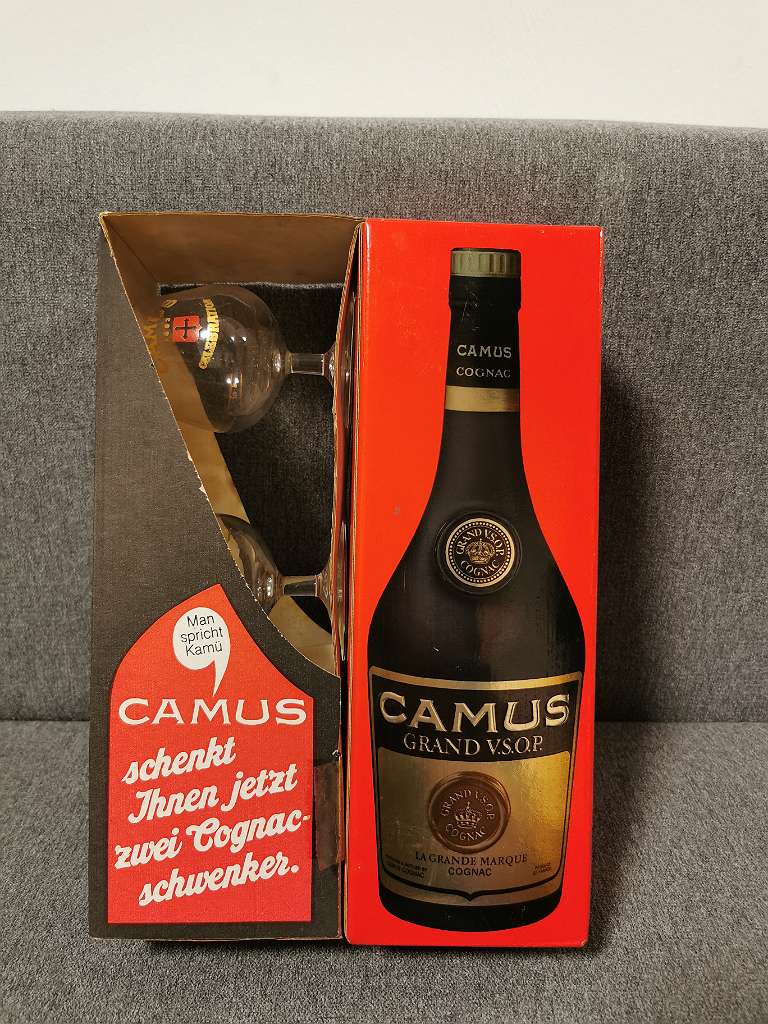 Absolutes Sammlerstück! CAMUS Grand V. S. O. P. Cognac mit zwei Cognacgläsern
