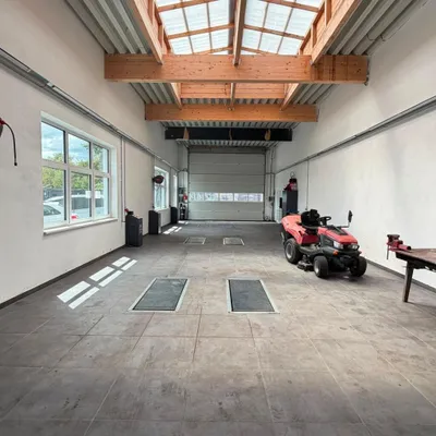 Gewerbeimmobilie mieten in Wiener Neustadt Land – 163 m², € 2.260