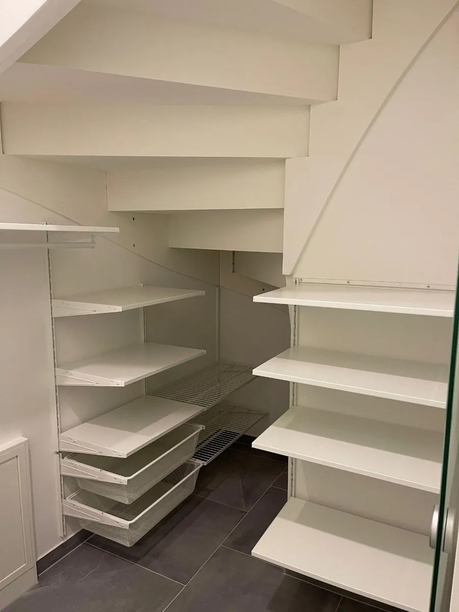 IKEA Garderobensystem weiß, modular, Regalböden, Kleiderstangen, Drahtkörbe, € 165,- (1030 Wien)