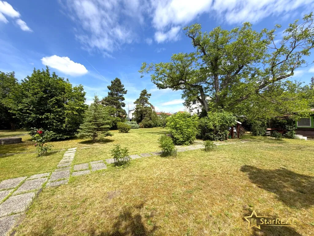 1.575 m² IN ATTRAKTIVER WOHNGEGEND. 3 PARZELLEN NEBENEINANDER., Wien
