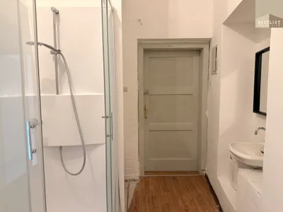Gewerbeimmobilie mieten in Baden – 257 m², € 3.100 – Bild 8 von 32
