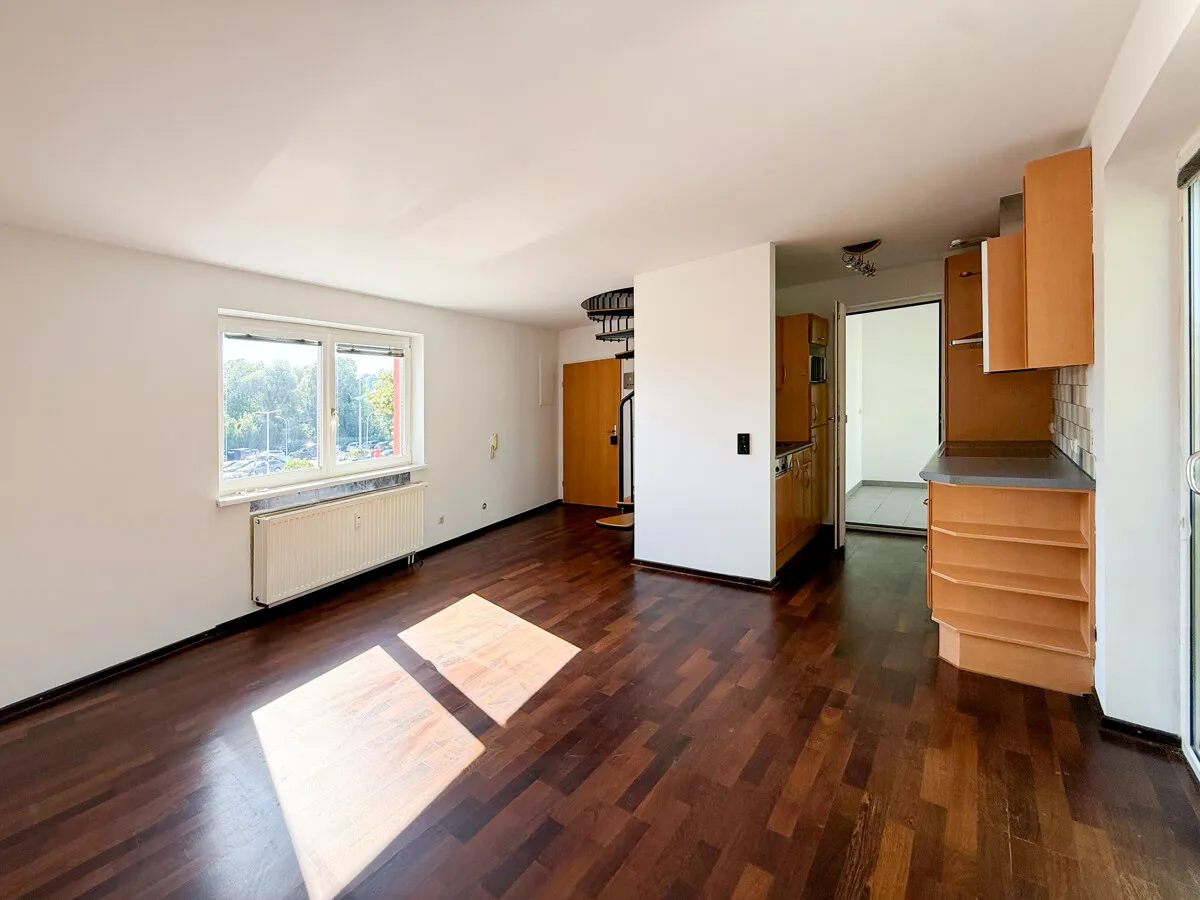 Charmante 2-Zimmer-Maisonette-Wohnung mit Loggia und Parkplatz im Zentrum v. Seekirchen am Wallersee - Ansicht 2