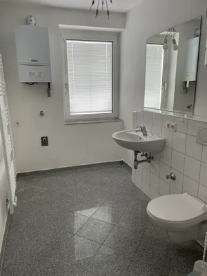 2-Zimmer-Wohnung mieten in Linz – 42 m², € 682 – Bild 3 von 4