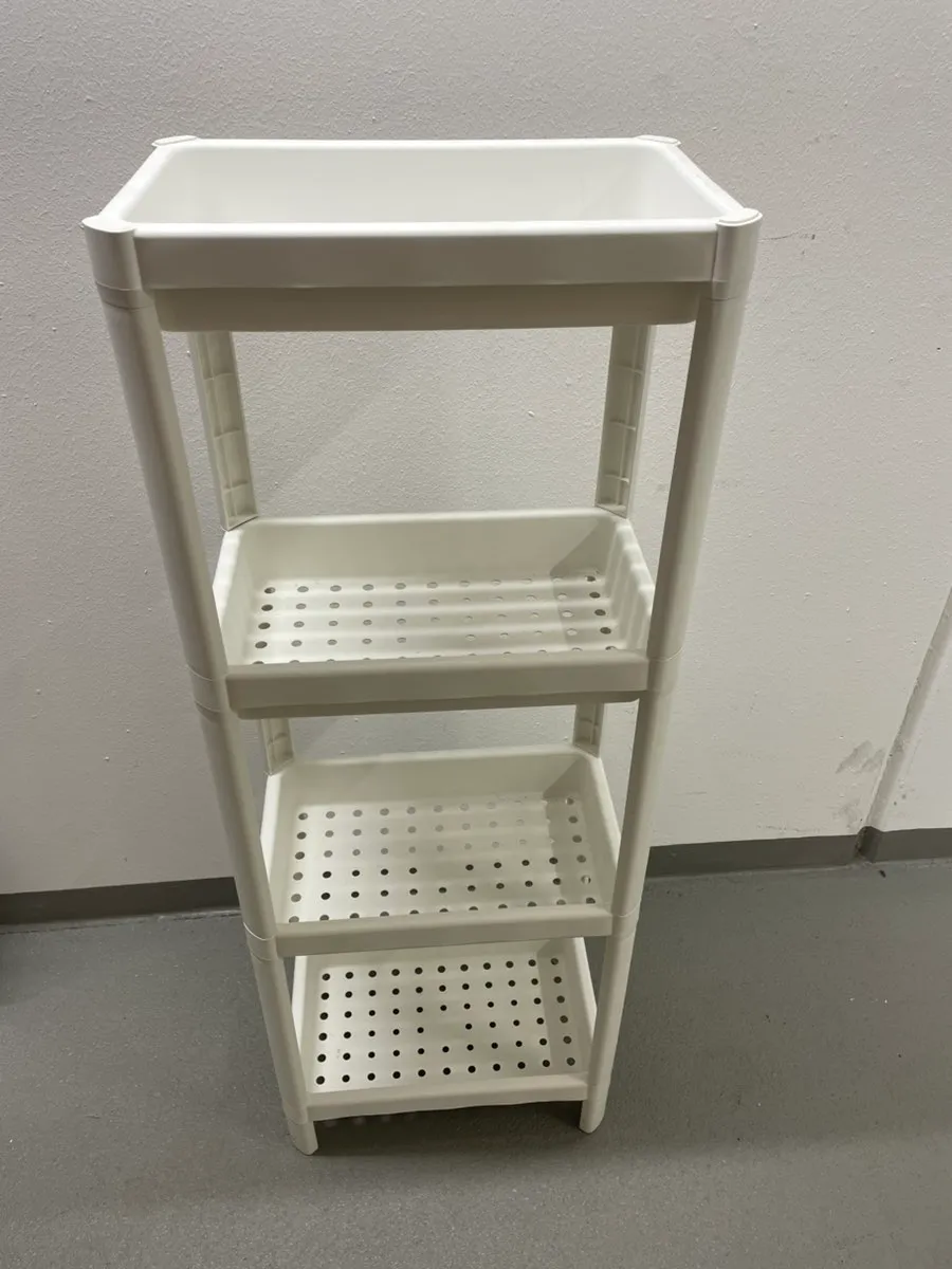 Plastik Regal, € 5,- (5020 Salzburg)