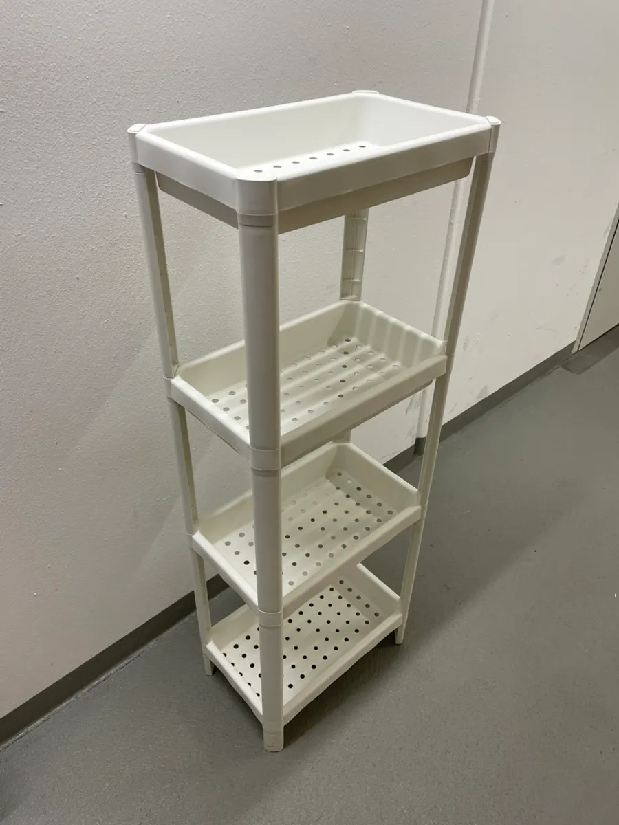Plastik Regal, € 5,- (5020 Salzburg)