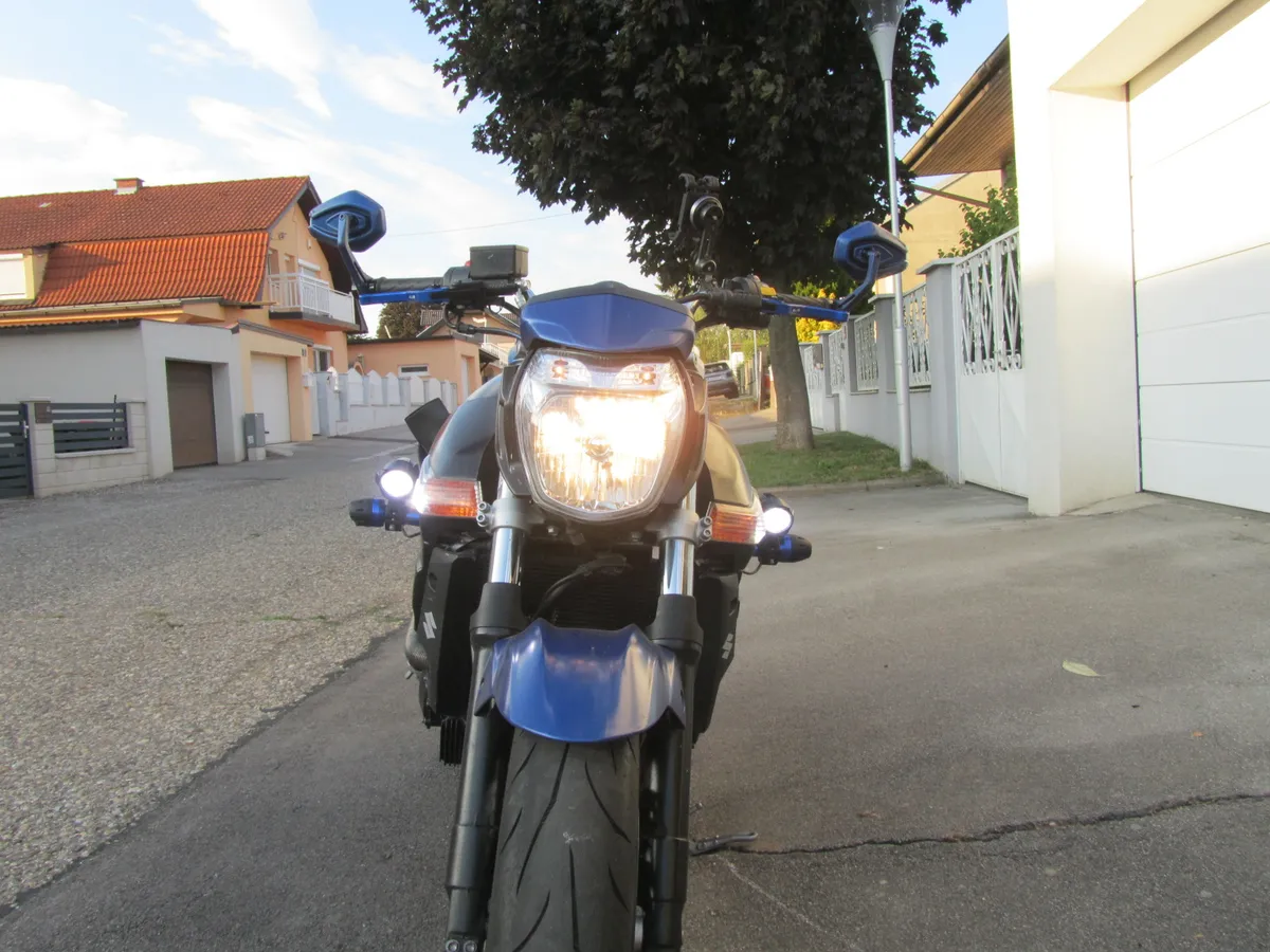 Suzuki GSR