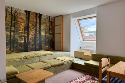 Möblierte 2 Zimmer DG-Wohnung Nähe U4 Ober St. Veit – Bild 2