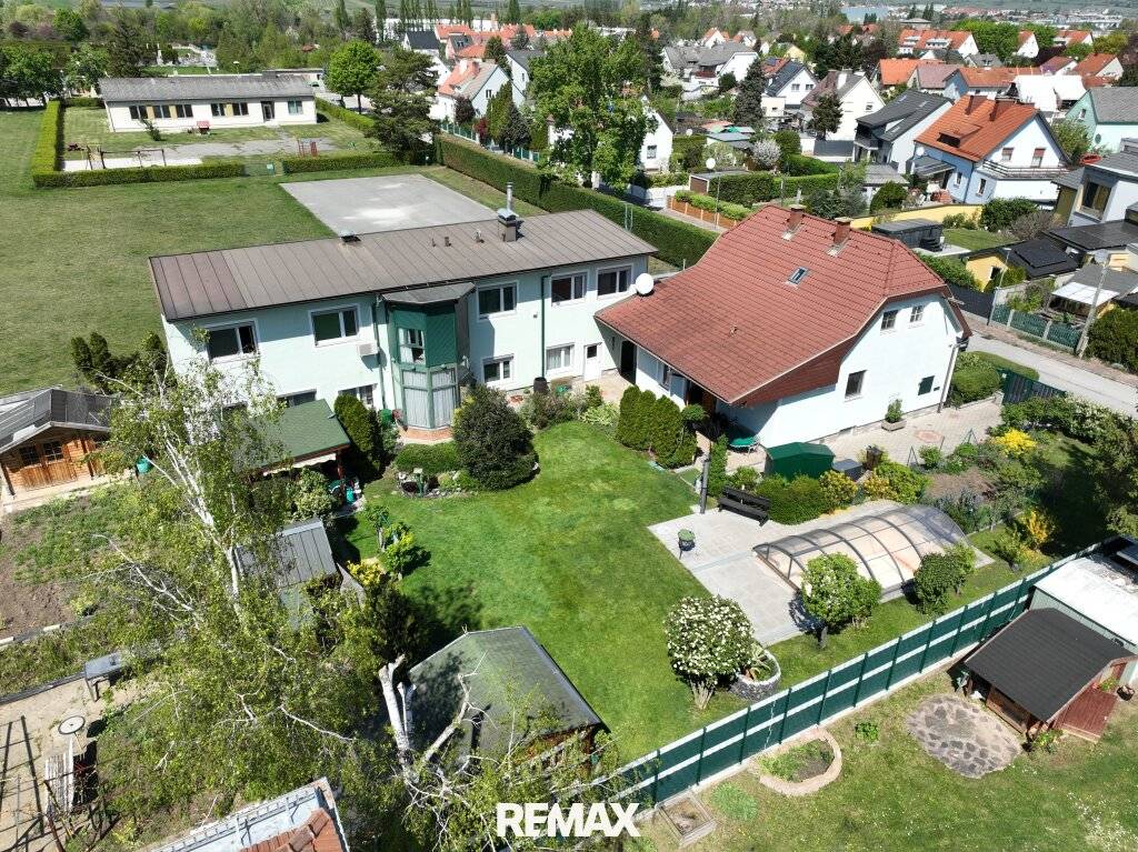 Zwei Häuser - großes Grundstück in ruhiger Lage - moderner Pool inklusive! - Pamja 2
