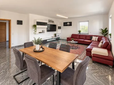 7-Zimmer-Gewerbeimmobilie kaufen in Perg – 212 m², € 699.000 – Bild 2 von 6