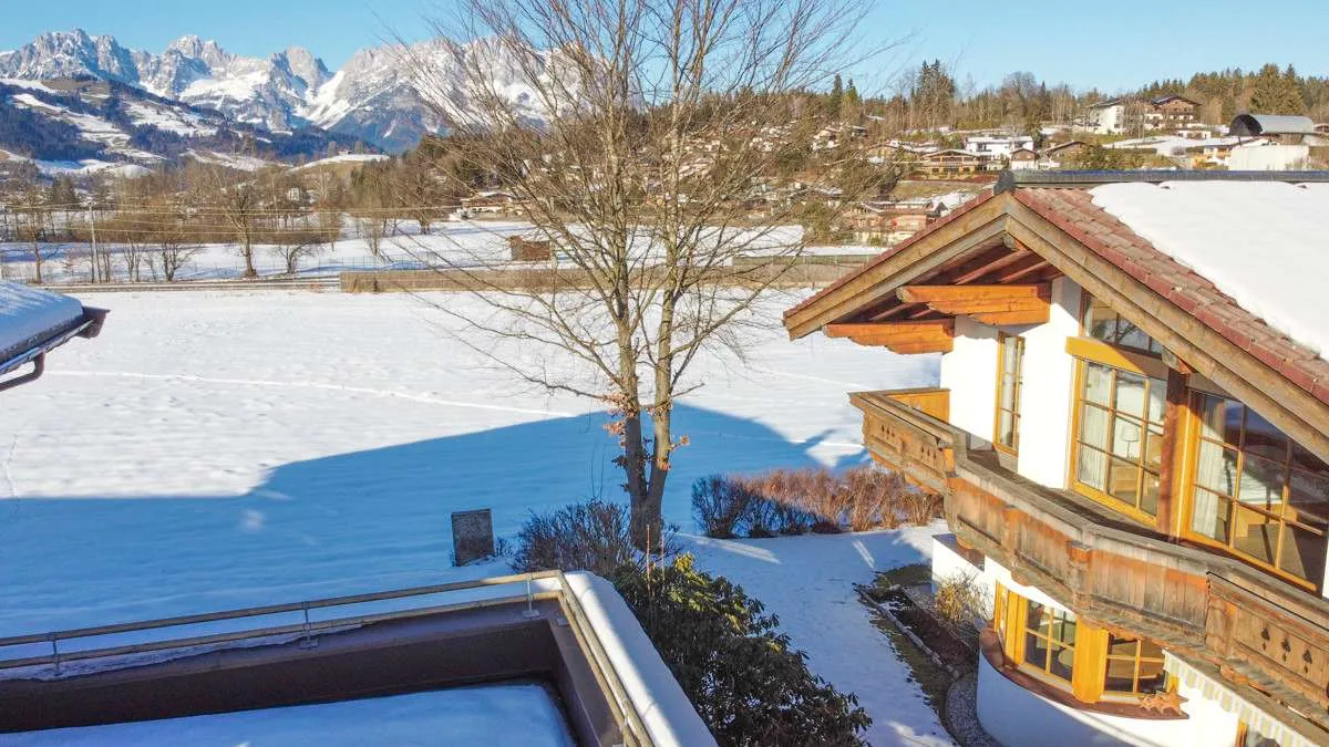 Charmante Doppelhaushälfte mit Kaiserblick in Kitzbühel – pohled 2