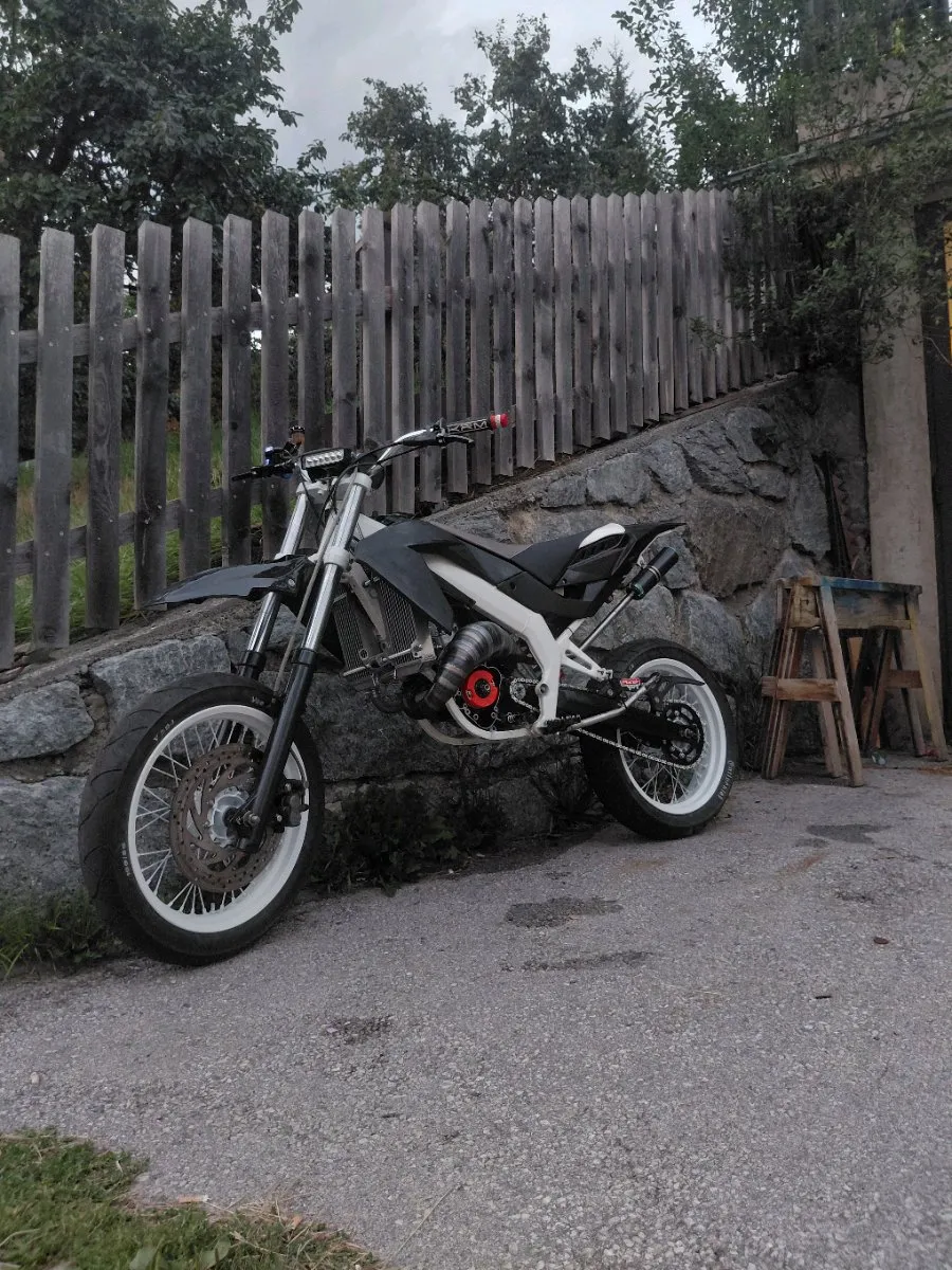 Aprilia SX