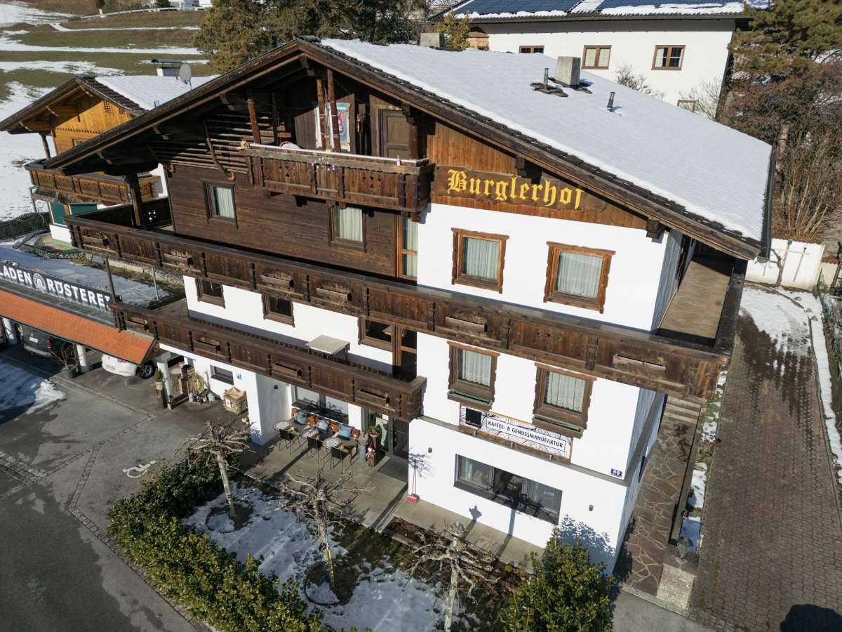 Traditionelles Haus mit mehreren Wohneinheiten, Caférösterei und Hofladen in Bestlage von Telfs !, Telfs