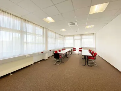 18-Zimmer-Gewerbeimmobilie mieten in Wels-Land – 1 358 m², € 14.938 – Bild 15 von 20