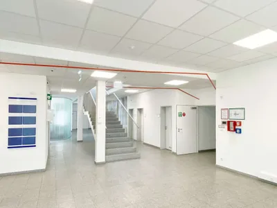 18-Zimmer-Gewerbeimmobilie mieten in Wels-Land – 1 358 m², € 14.938 – Bild 2 von 20