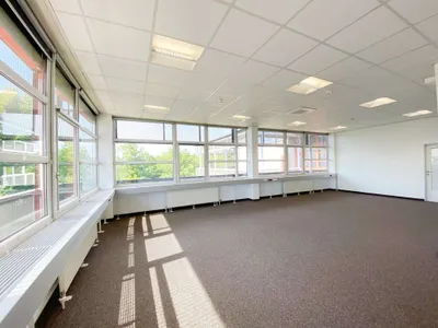 18-Zimmer-Gewerbeimmobilie mieten in Wels-Land – 1 358 m², € 14.938 – Bild 14 von 20