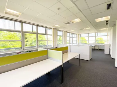18-Zimmer-Gewerbeimmobilie mieten in Wels-Land – 1 358 m², € 14.938 – Bild 13 von 20