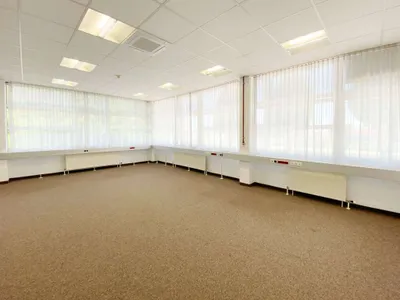 18-Zimmer-Gewerbeimmobilie mieten in Wels-Land – 1 358 m², € 14.938 – Bild 8 von 20