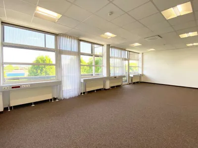 18-Zimmer-Gewerbeimmobilie mieten in Wels-Land – 1 358 m², € 14.938 – Bild 12 von 20