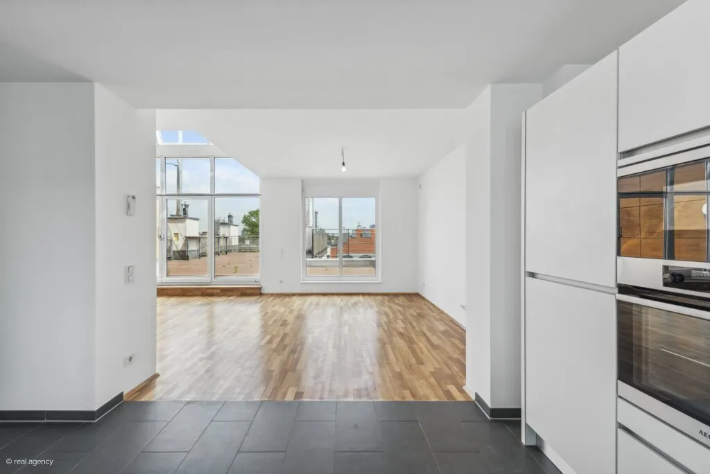 Provisionsfrei für den Mieter! Exklusives DG-Wohnung mit Terrasse, Wintergarten & Wellness - Nähe Hohe Warte - Ansicht 2