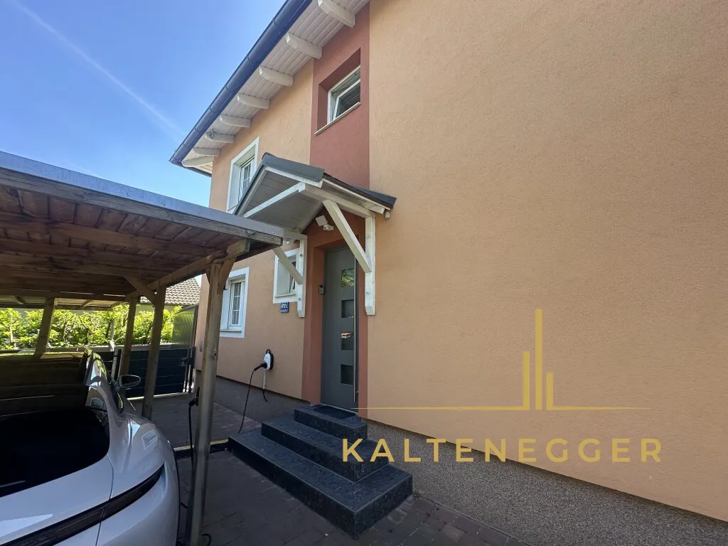 Traumhaftes Reiheneckhaus mit Carport, Terrasse und Balkon - Widok 2