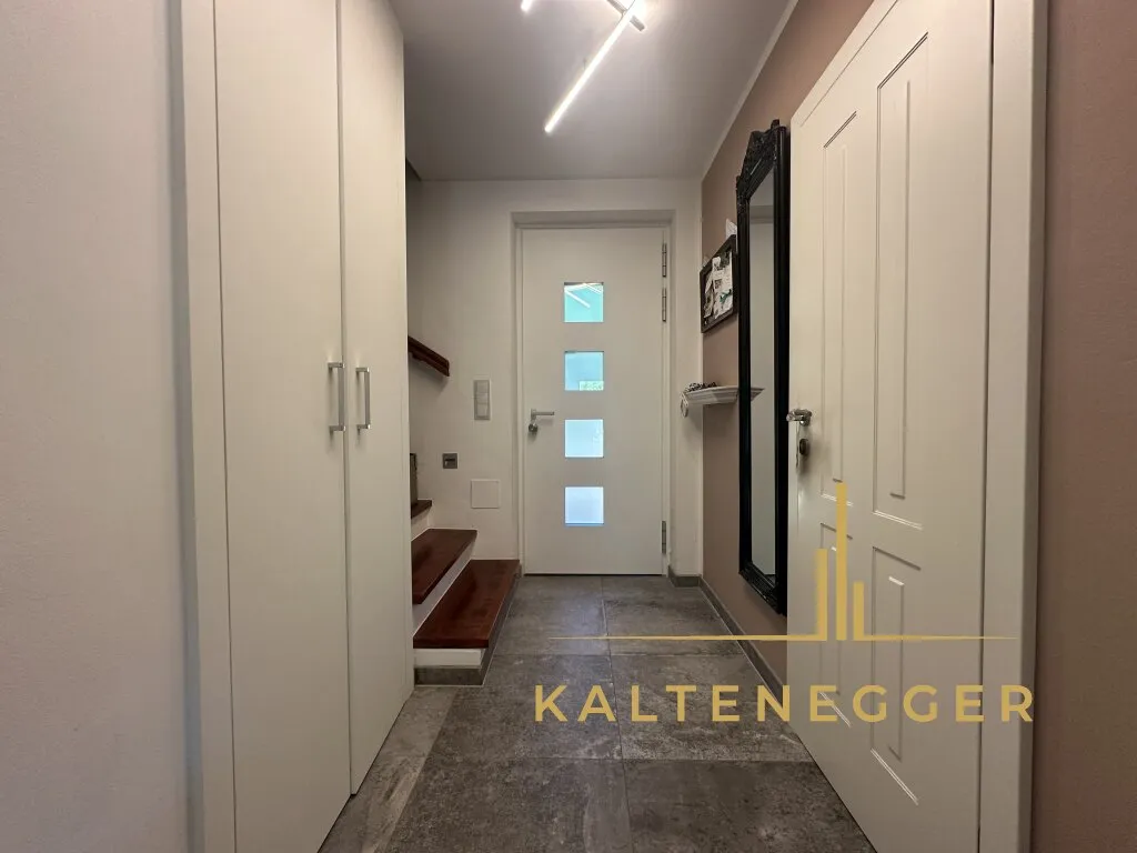 Traumhaftes Reiheneckhaus mit Carport, Terrasse und Balkon - Widok 3